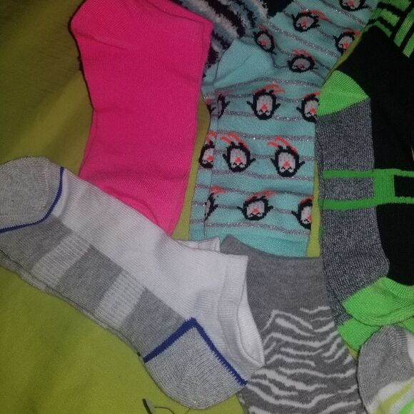 Used (3)pairs🧦 Randomized - Picture 2 of 5